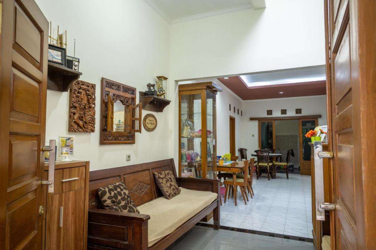 Hotel Zenrra House Bandung Exterior foto