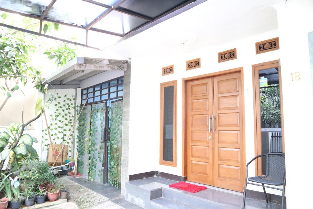 Hotel Zenrra House Bandung Exterior foto